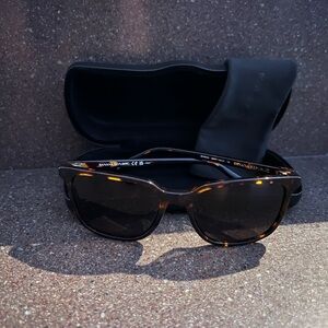 Banana Republic Brown Sunglasses Tortoiseshell Design (NWOT)